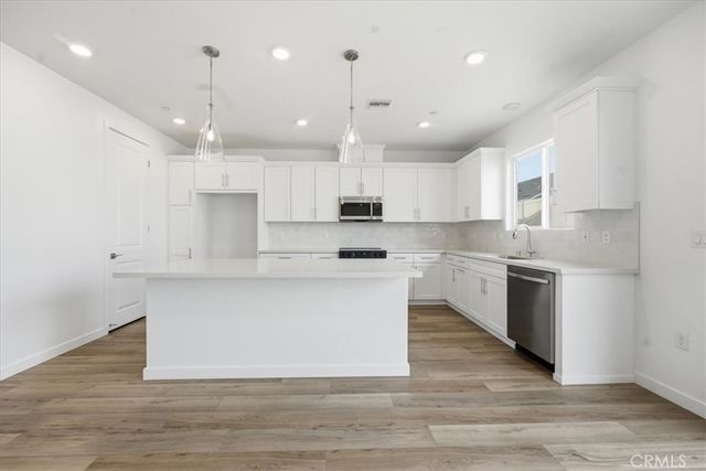 42957 56th Street W, Lancaster, CA 93536