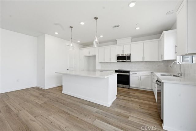 42957 56th Street W, Lancaster, CA 93536