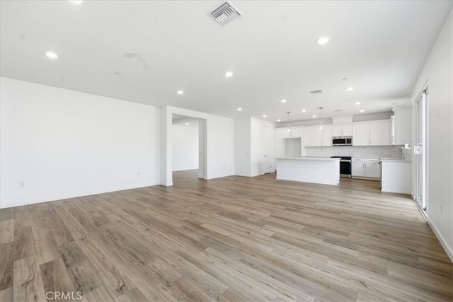 42957 56th Street W, Lancaster, CA 93536