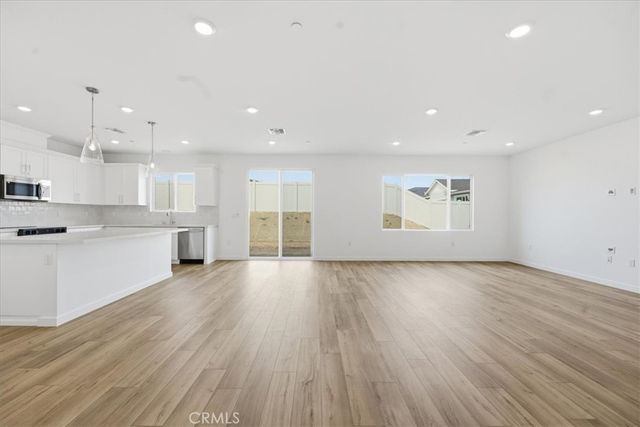 42957 56th Street W, Lancaster, CA 93536