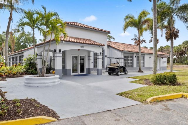 1133 N Benoist Farms Rd 101, West Palm Beach, FL 33411