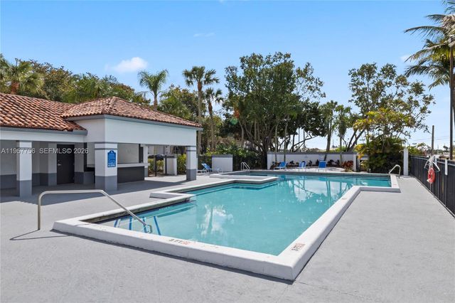 1133 N Benoist Farms Rd 101, West Palm Beach, FL 33411