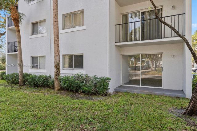 1133 N Benoist Farms Rd 101, West Palm Beach, FL 33411