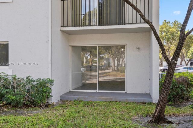 1133 N Benoist Farms Rd 101, West Palm Beach, FL 33411