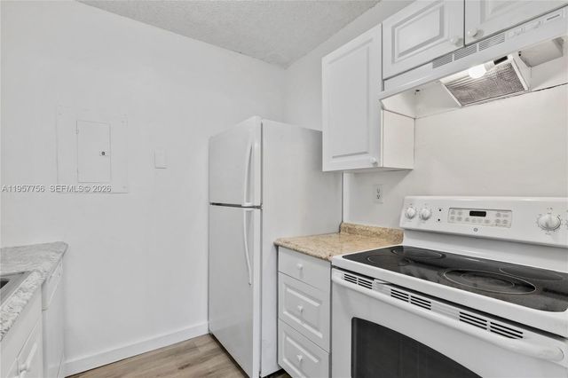 1133 N Benoist Farms Rd 101, West Palm Beach, FL 33411