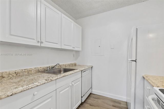 1133 N Benoist Farms Rd 101, West Palm Beach, FL 33411