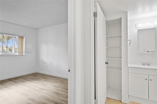 1133 N Benoist Farms Rd 101, West Palm Beach, FL 33411