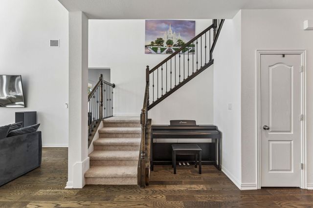 1506 Garrett Oaks LN, Georgetown, TX 78633