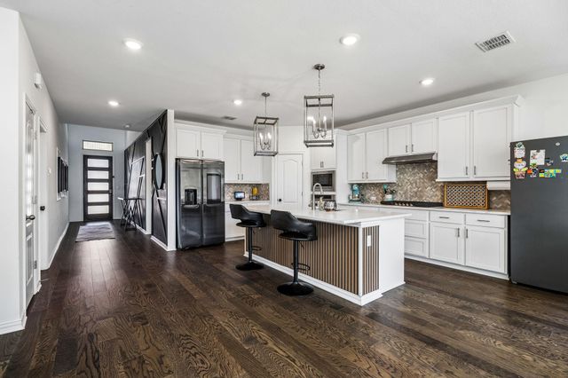 1506 Garrett Oaks LN, Georgetown, TX 78633