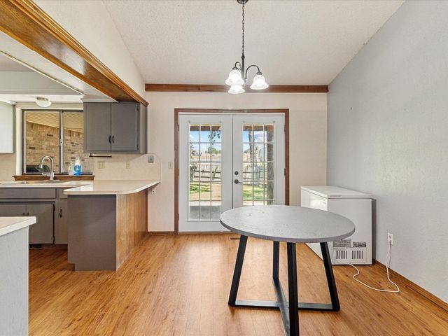 1717 Crest Circle Circle, Midwest City, OK 73130