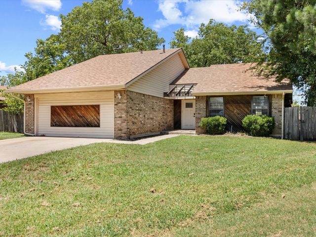 1717 Crest Circle Circle, Midwest City, OK 73130