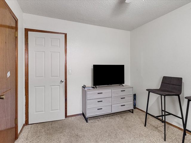 1717 Crest Circle Circle, Midwest City, OK 73130