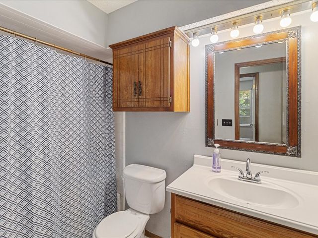 1717 Crest Circle Circle, Midwest City, OK 73130