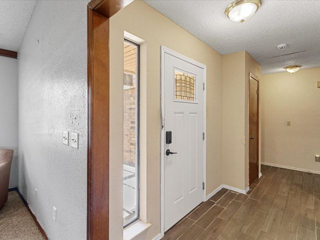 1717 Crest Circle Circle, Midwest City, OK 73130