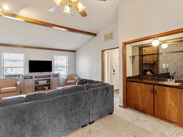 1717 Crest Circle Circle, Midwest City, OK 73130