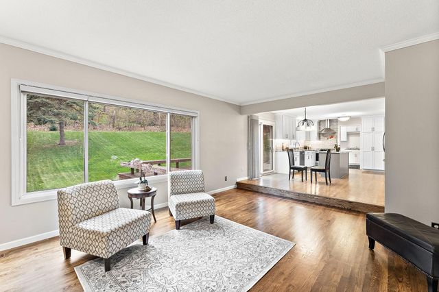 8043 Galway Road, Woodbury, MN 55125