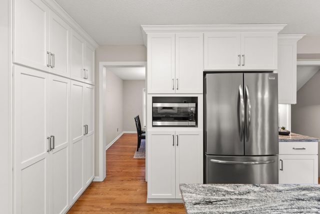 8043 Galway Road, Woodbury, MN 55125