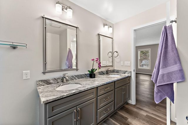 8043 Galway Road, Woodbury, MN 55125