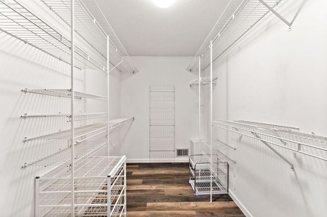 8043 Galway Road, Woodbury, MN 55125