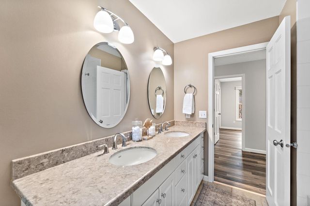 8043 Galway Road, Woodbury, MN 55125