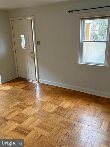 121 ROCK GLEN RD, Wynnewood, PA 19096