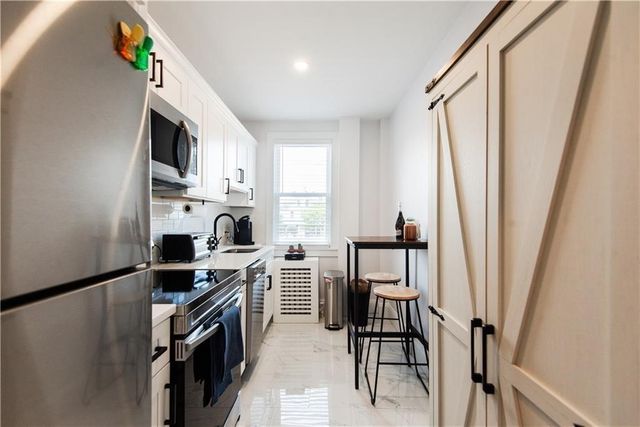 131 Broadway 2, Newport, RI 02840