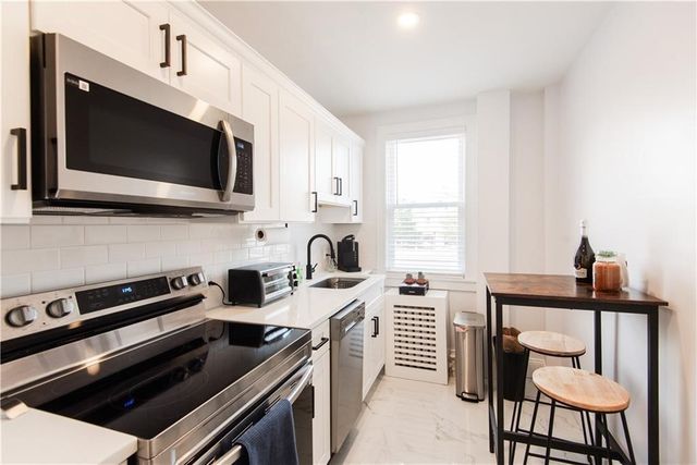 131 Broadway 2, Newport, RI 02840