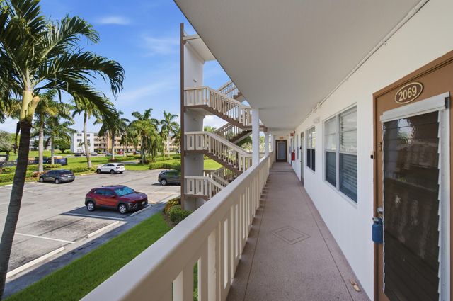2069 Guildford D D, Boca Raton, FL 33434