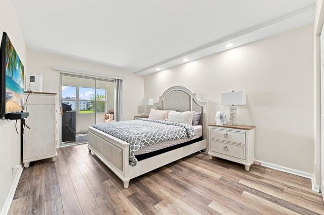 2069 Guildford D D, Boca Raton, FL 33434