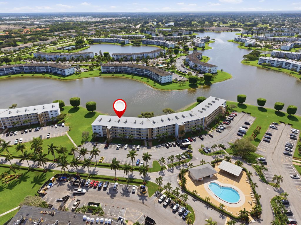 2069 Guildford D D, Boca Raton, FL 33434