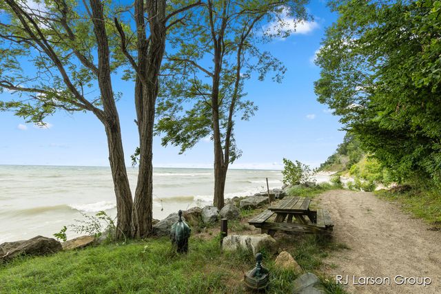 1007 Orchard Avenue, South Haven, MI 49090