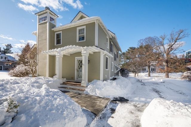 28 Green St, Needham, MA 02492