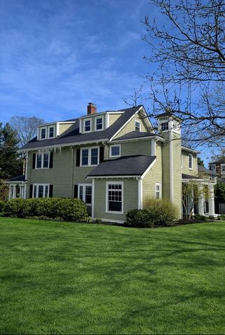 28 Green St, Needham, MA 02492