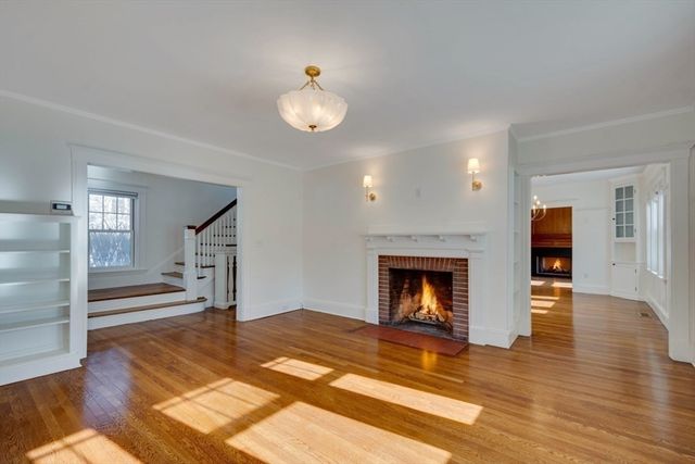 28 Green St, Needham, MA 02492