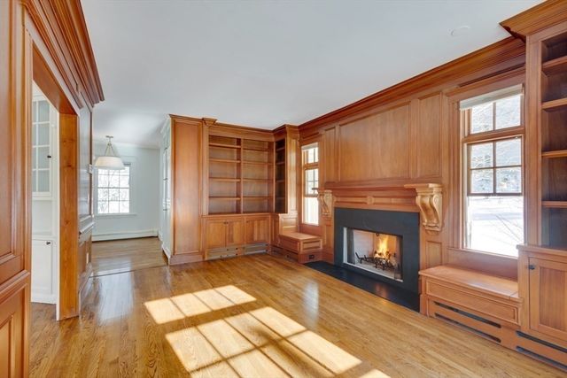 28 Green St, Needham, MA 02492