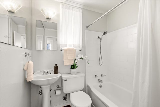 10208 Lake Gardens Drive, Dallas, TX 75218