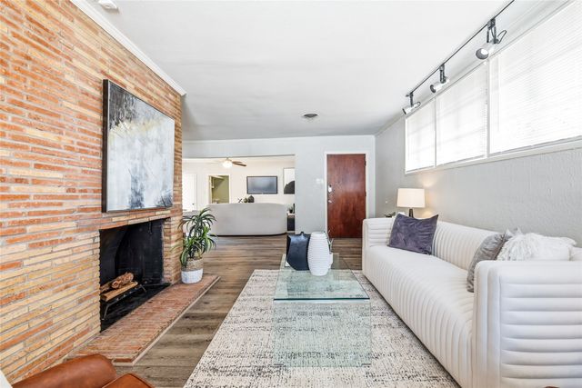 10208 Lake Gardens Drive, Dallas, TX 75218