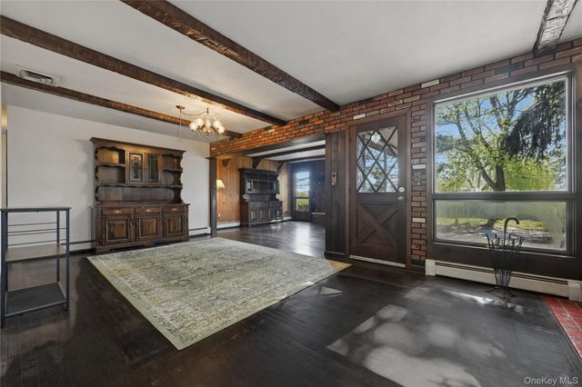 19 Gaymor Lane, Commack, NY 11725