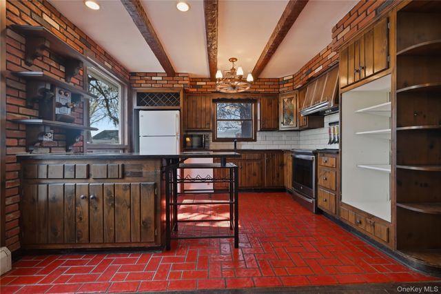 19 Gaymor Lane, Commack, NY 11725