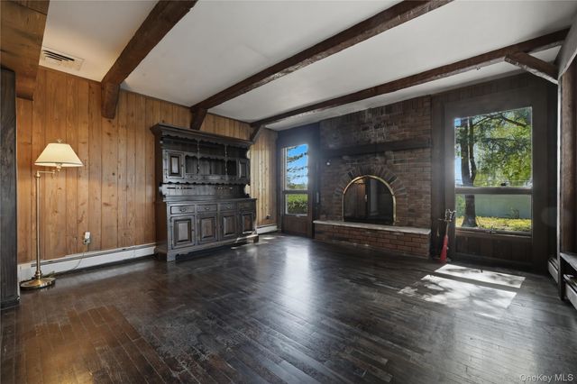 19 Gaymor Lane, Commack, NY 11725