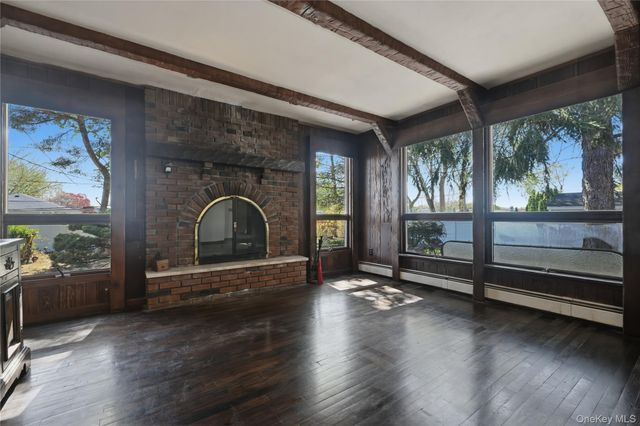 19 Gaymor Lane, Commack, NY 11725