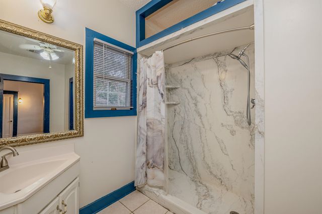 1900 SNOWDEN AVE, Memphis, TN 38107