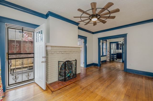 1900 SNOWDEN AVE, Memphis, TN 38107