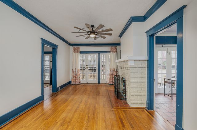 1900 SNOWDEN AVE, Memphis, TN 38107