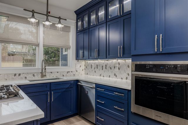 1900 SNOWDEN AVE, Memphis, TN 38107