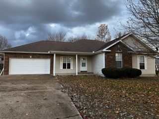 1916 Meadowbrook Drive, West Plains, MO 65775