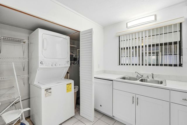 2318 ORIOLE LANE, South Daytona, FL 32119