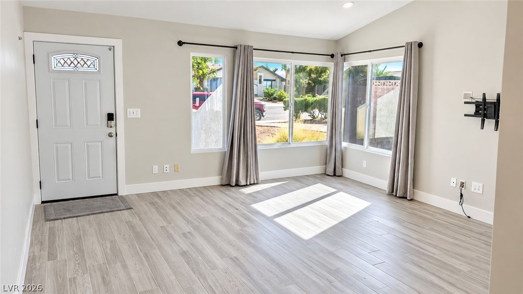 3130 Floral Vista Avenue, Henderson, NV 89014 — photo 4