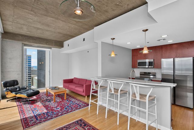 415 Church St Apt 1702, Nashville, TN 37219