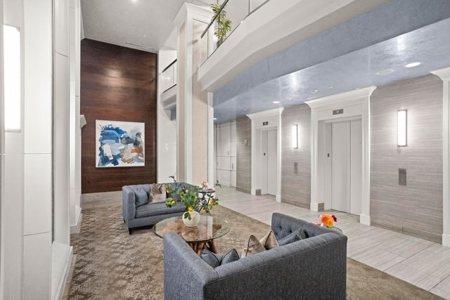 415 Church St Apt 1702, Nashville, TN 37219